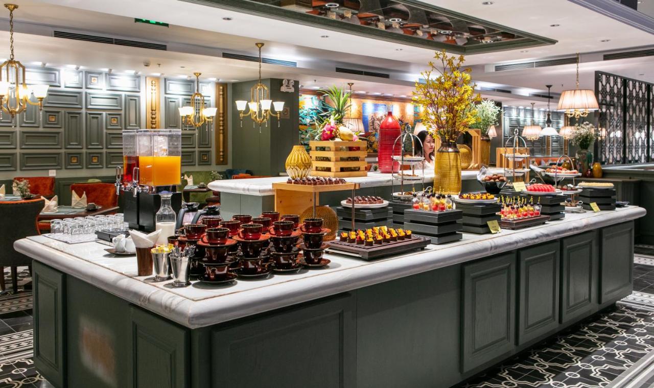 Peridot Grand Luxury Boutique Hotel Hanoi Exterior photo A buffet at a hotel